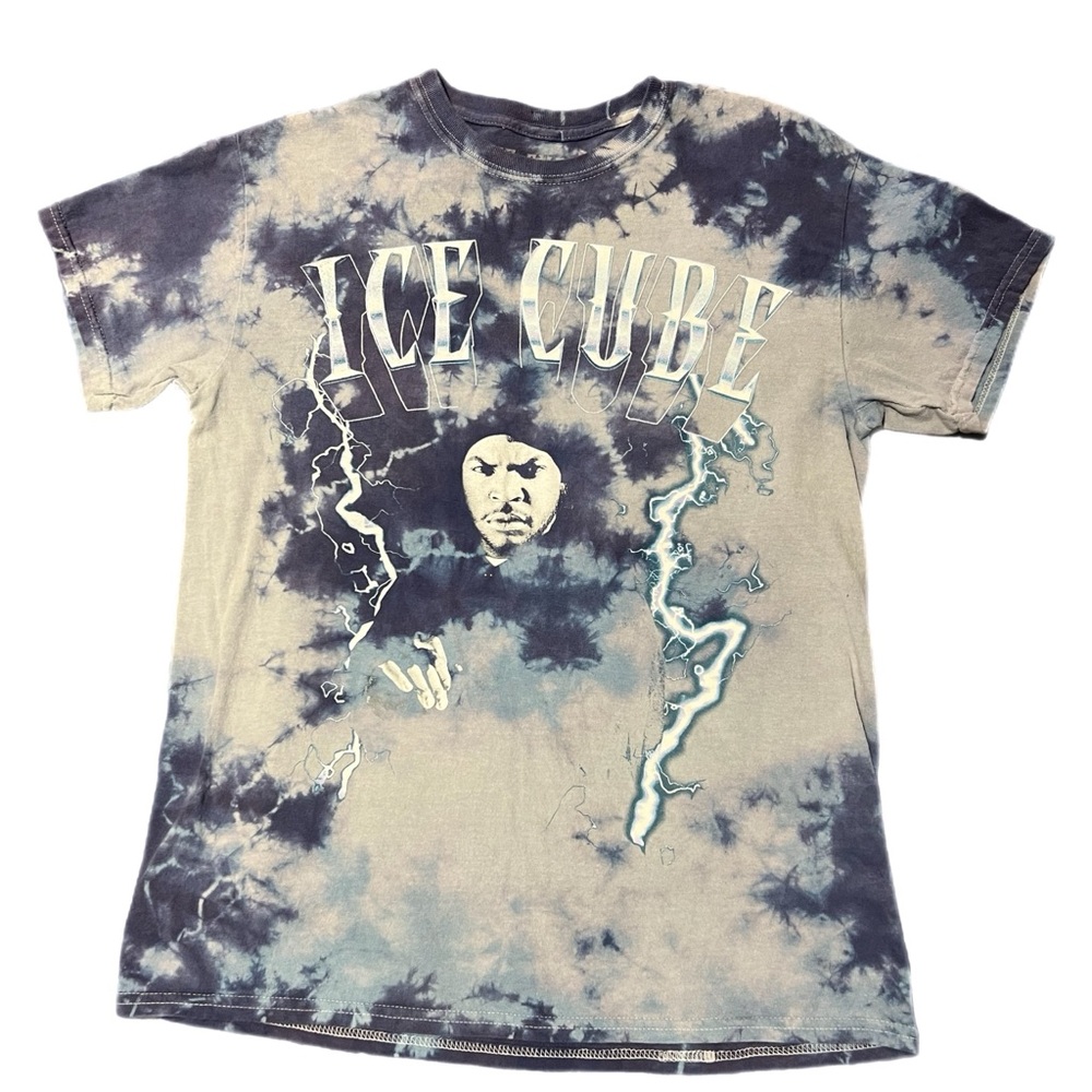 Medium Ice Cube Graphic Tee in excellent condition